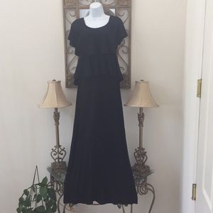 Forever 21 Maxi black dress Size M